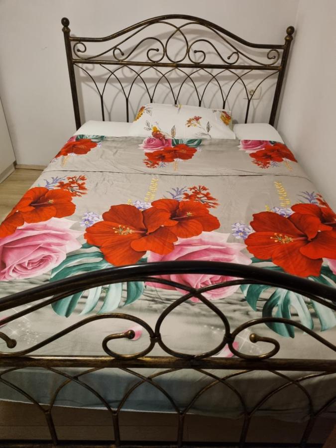 Caci Apartamento Črni Kal Exterior foto